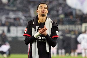 开云体育-图片报：埃基蒂克更想去利物浦&amp;纽卡退出竞争 红军加速与法鹰谈判