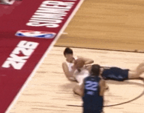 哇塞！NBA海报级惊天隔扣！杨瀚森首次背靠背比赛