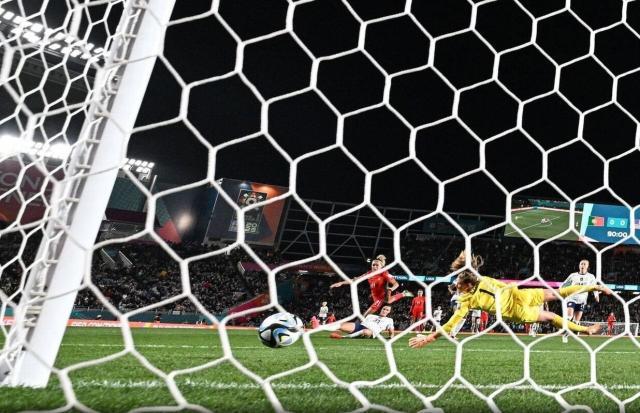 体育APP-差点淘汰美国女足 葡萄牙女足出线路被门柱挡住！